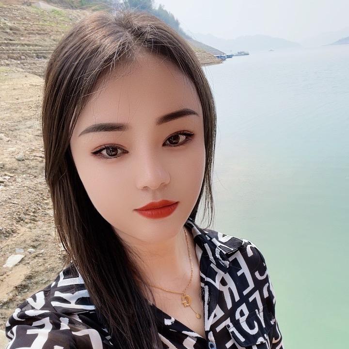 小 燕 子