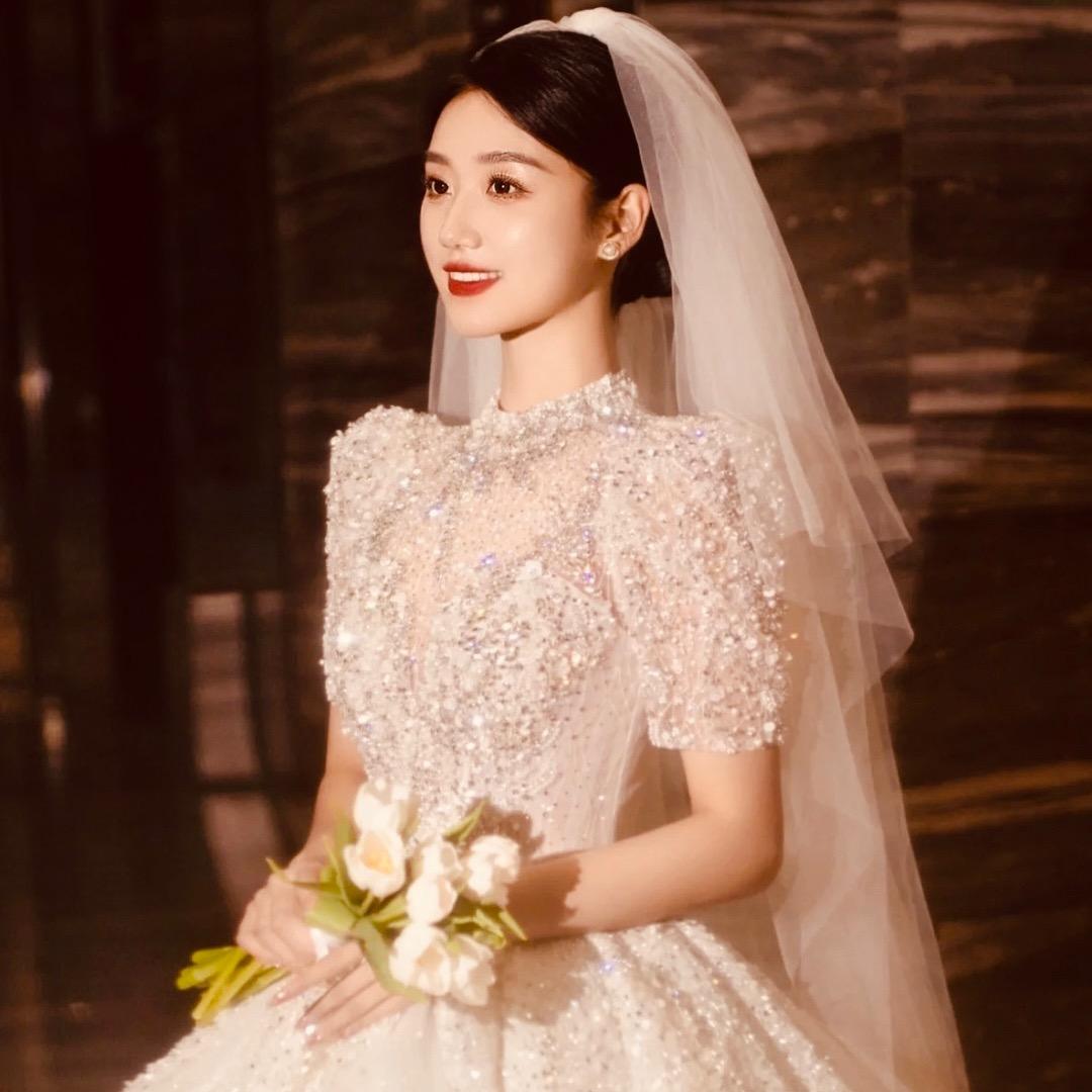 太原百合嫁衣婚纱礼服馆