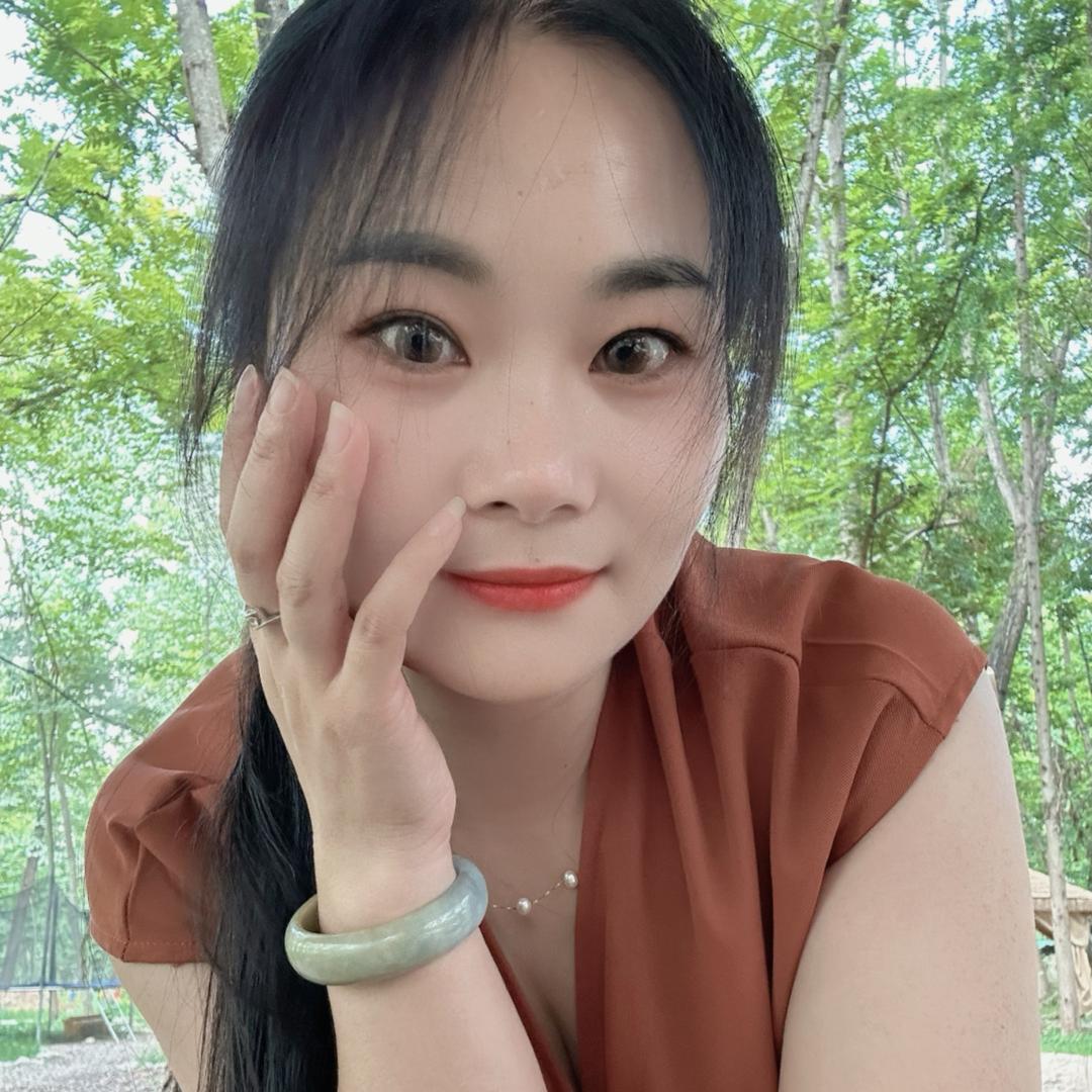 @荣丽