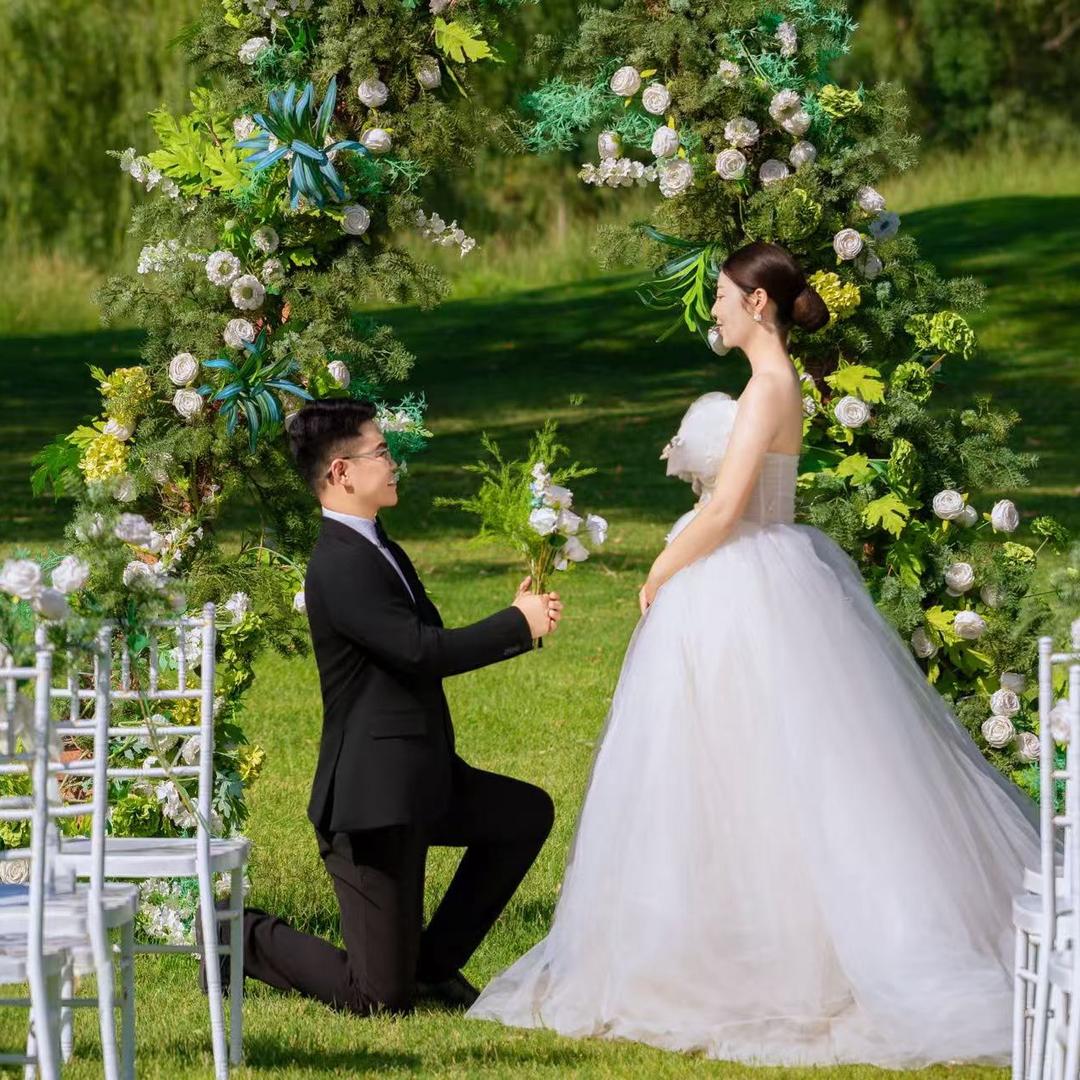 侯亿（恩.善.德）