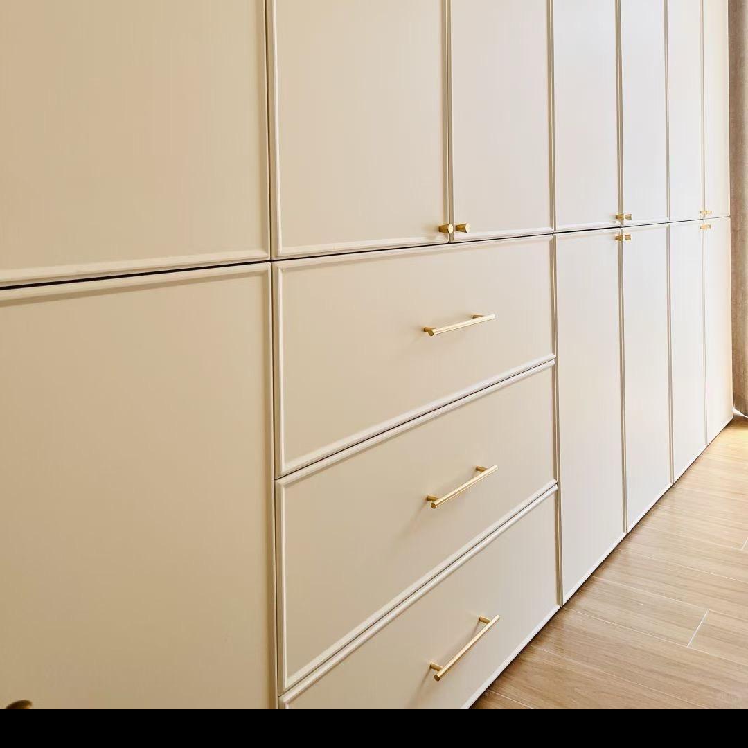 狗尾巴草成都衣柜定制工厂