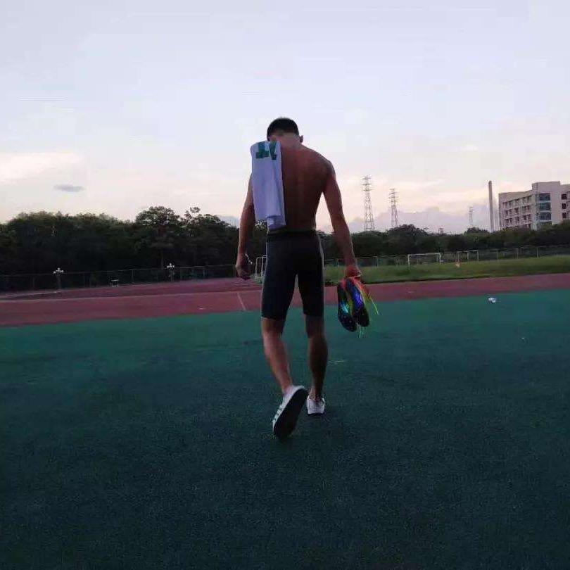 体育生