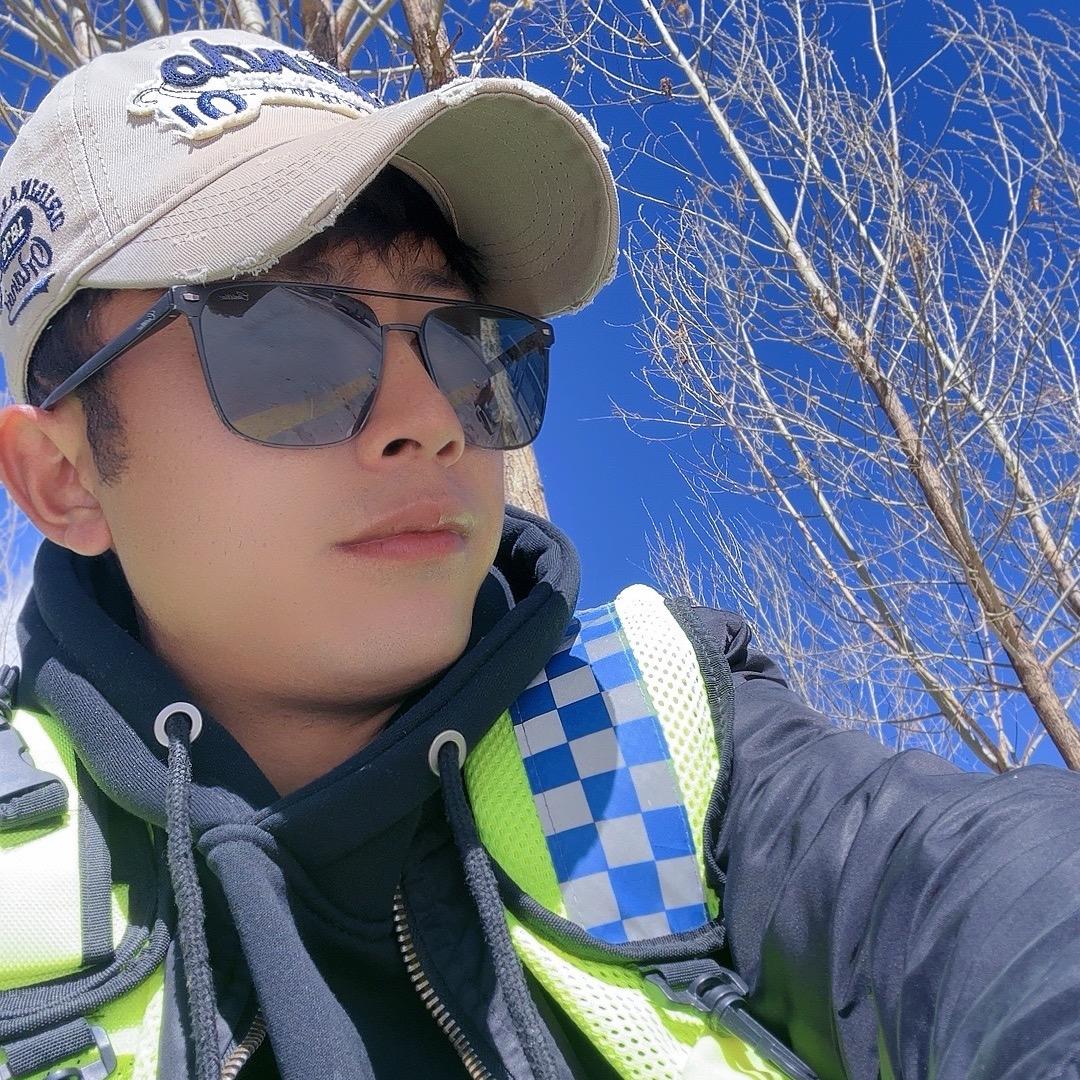 交安驾校教练嘎玛朗杰