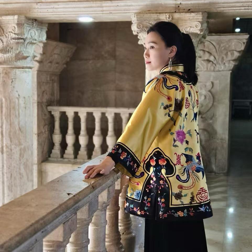 京绣华服-非遗手工刺绣