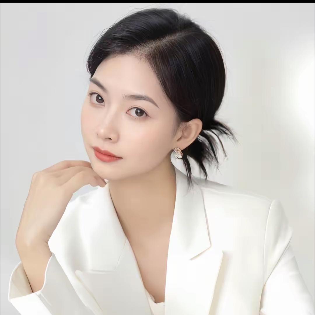 龙泉柔美内衣•莎莎