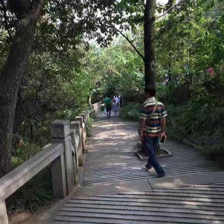 浪潮酒吧