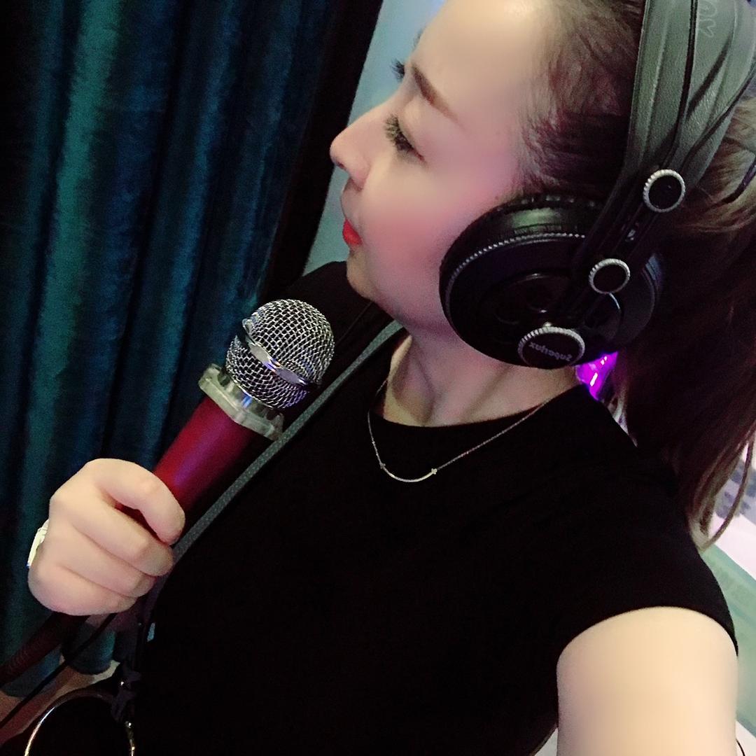 Rachel 秋宝