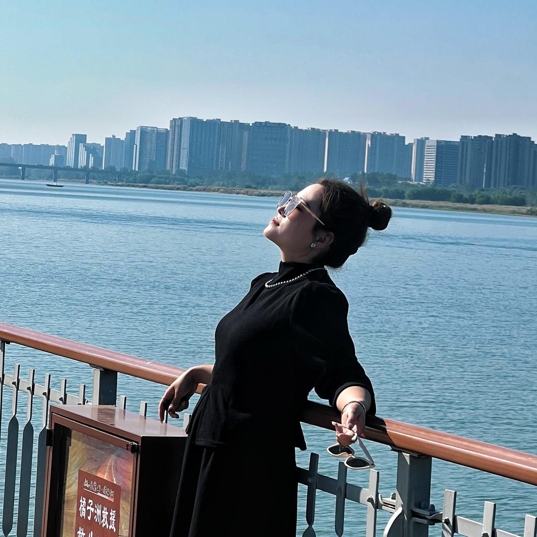李静（湖岗陈红农资）