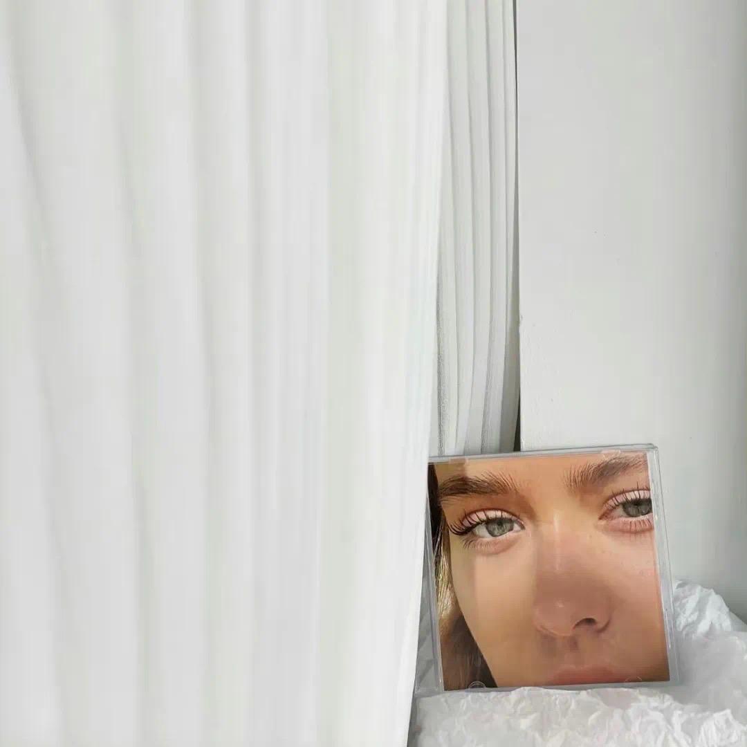 🤍: