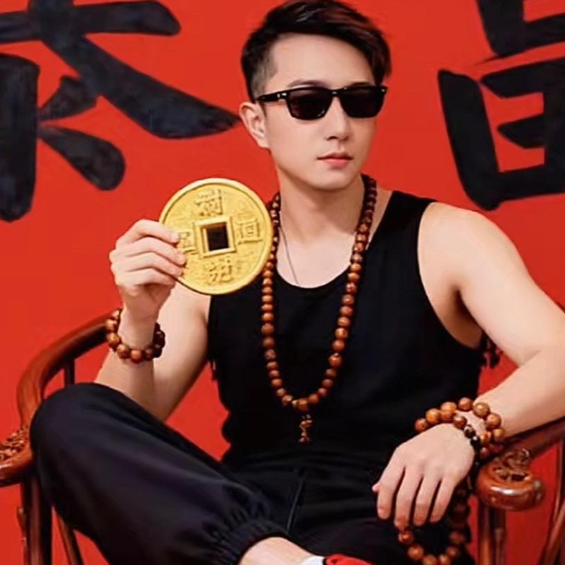 做标签🏷️的张先生