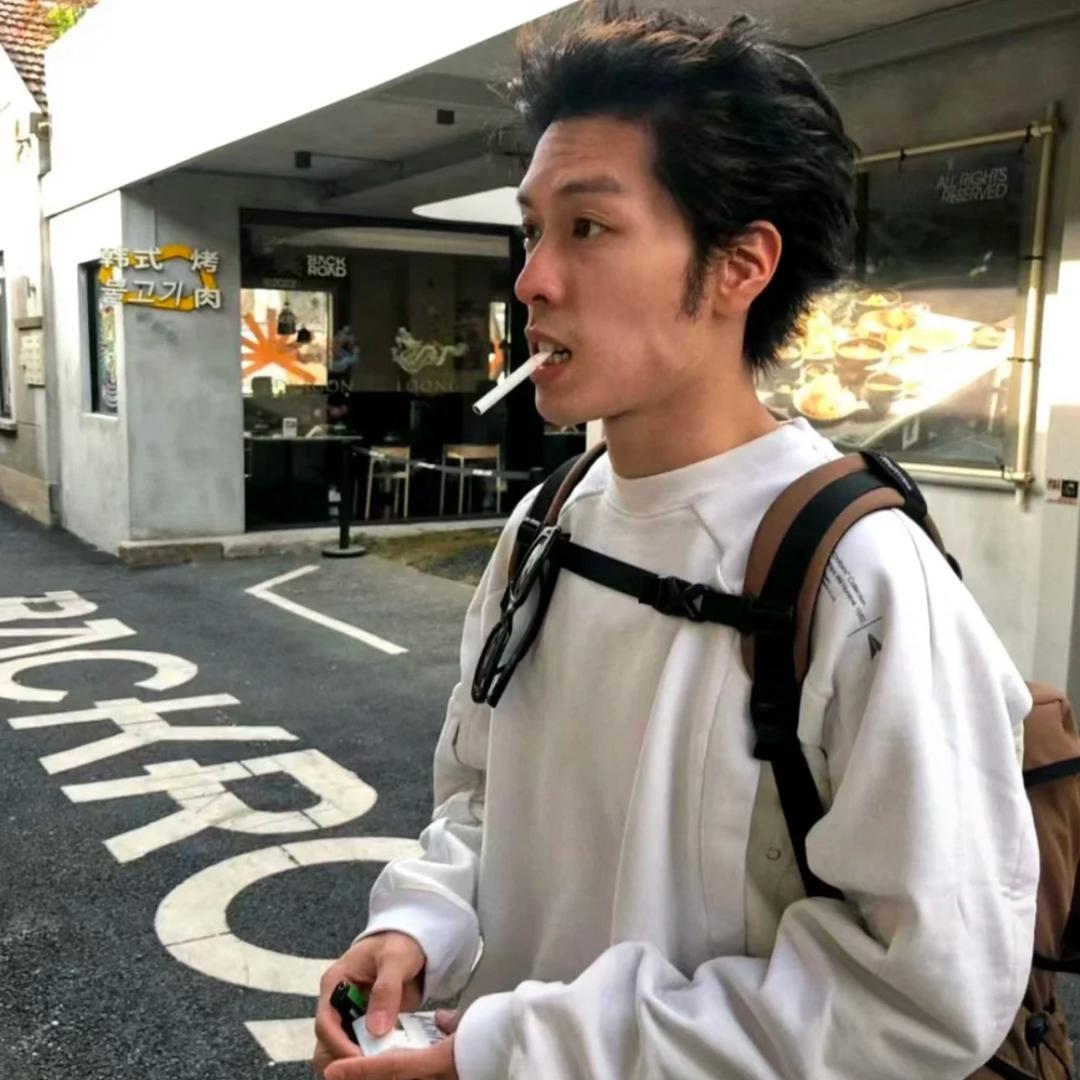 庆同学穿搭