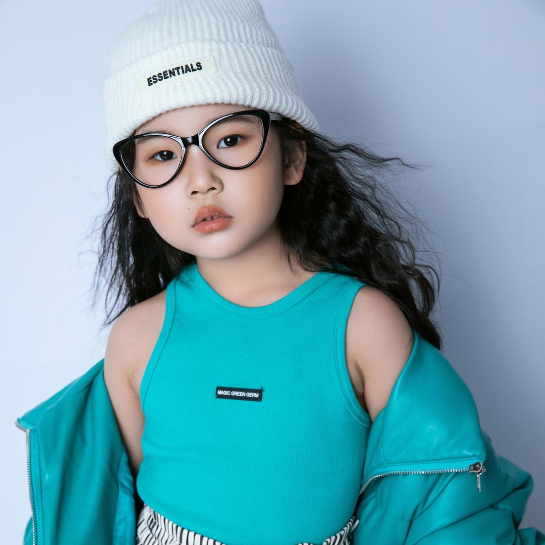 鑫秀童模 小彭彭