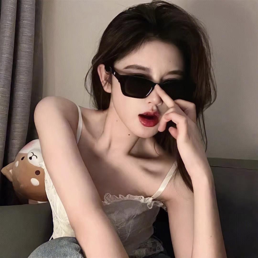 王小娅i