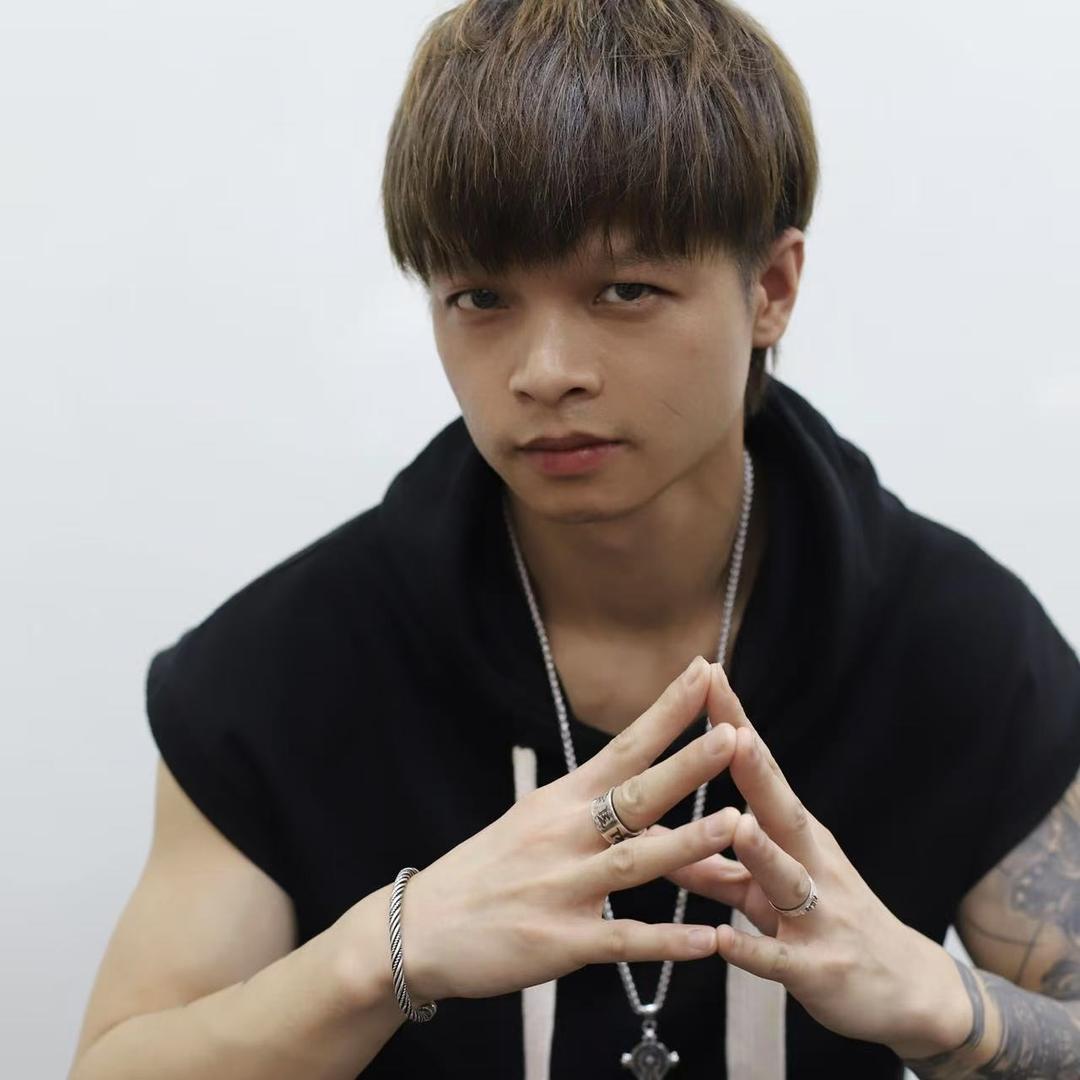 桃江/李亮发型工作室（卡卡美学）