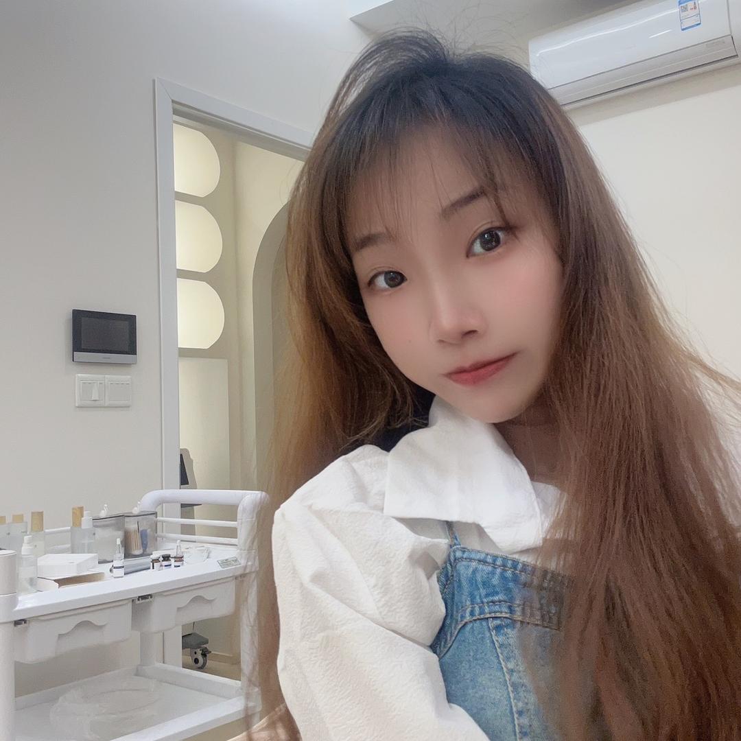 纯小妞逛来逛去