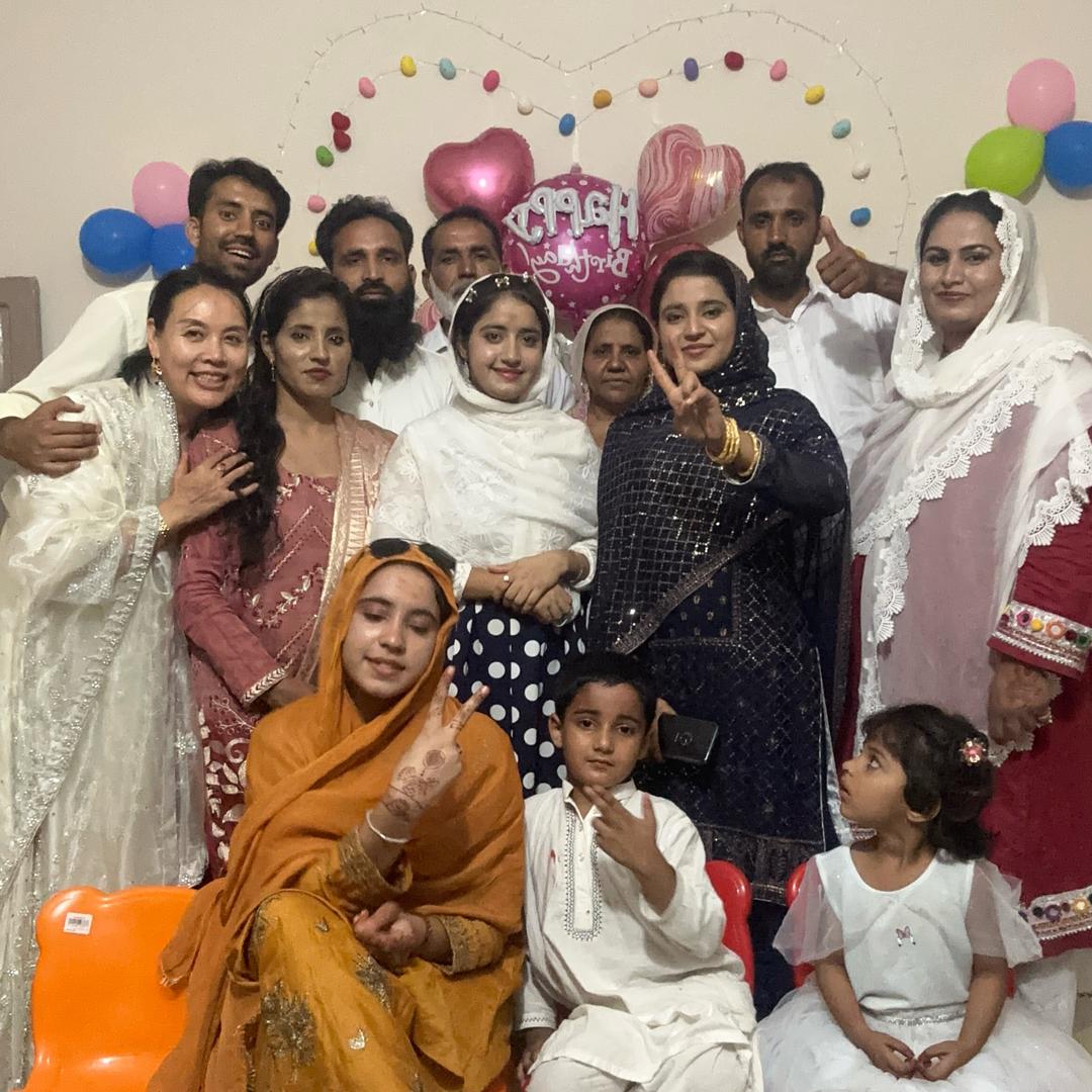 混血丹尼一家人