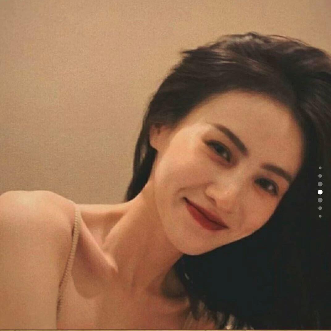 XU.