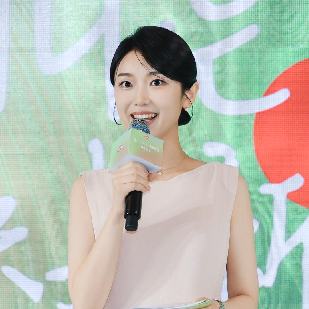 中韩双语主持金青