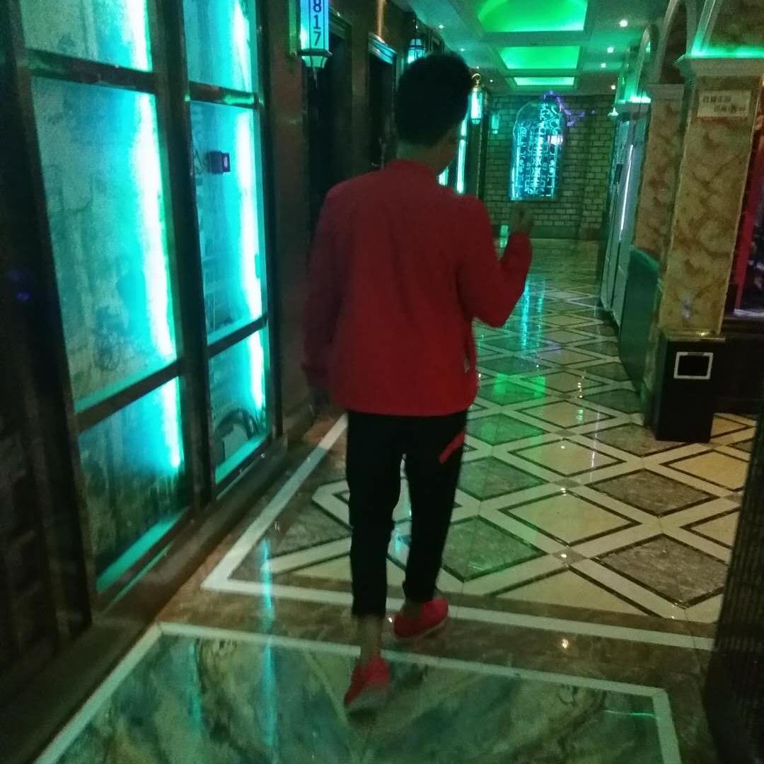 随亚宁