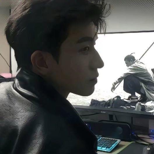 暗恋村口黄毛妹