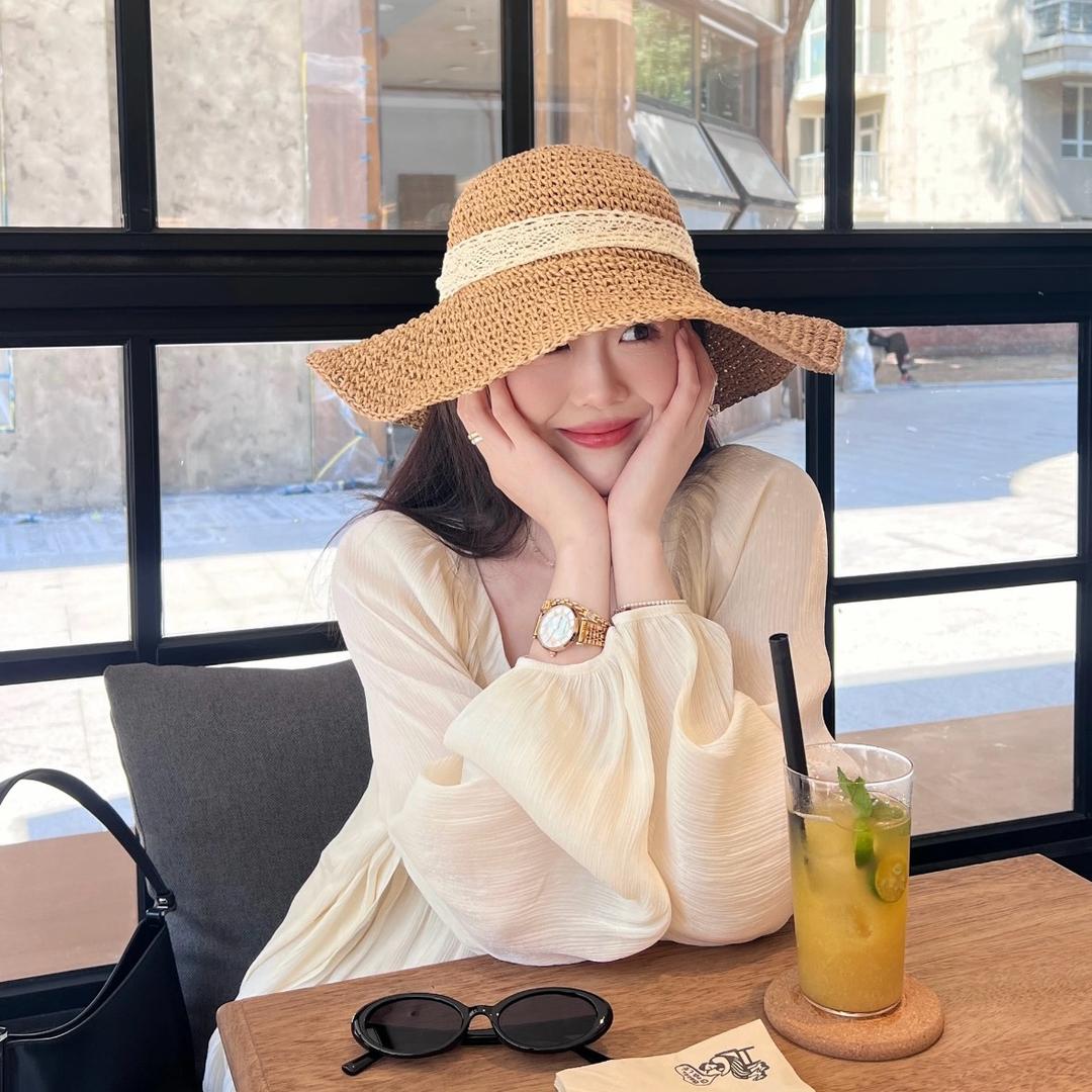 悦己女装设计集合店