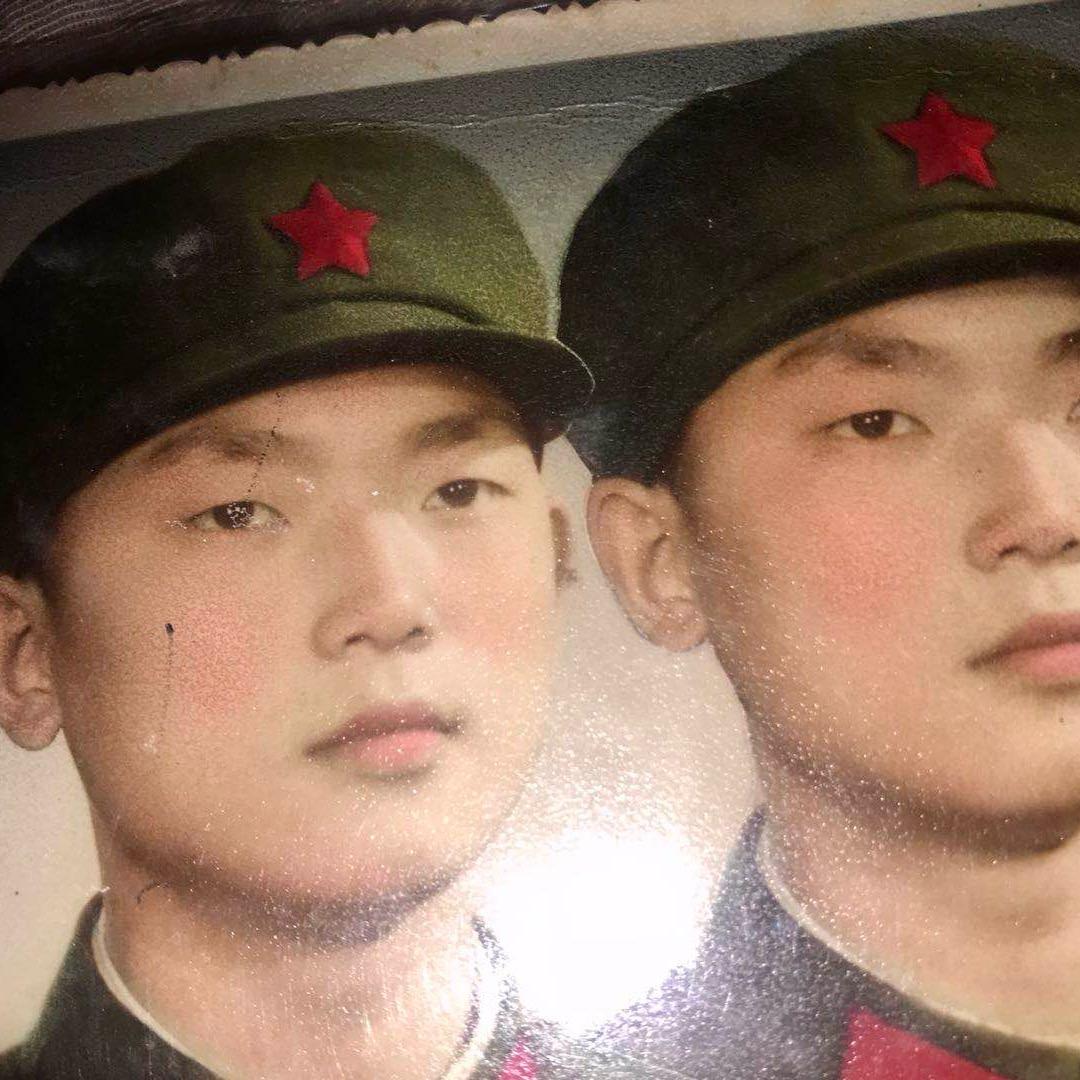 Zoujinxinzhengcheng