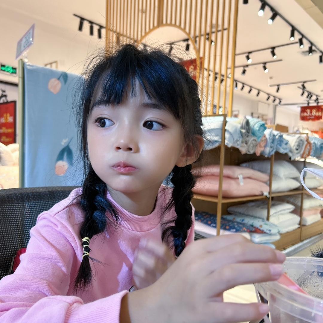 小姐姐很🉑️头像