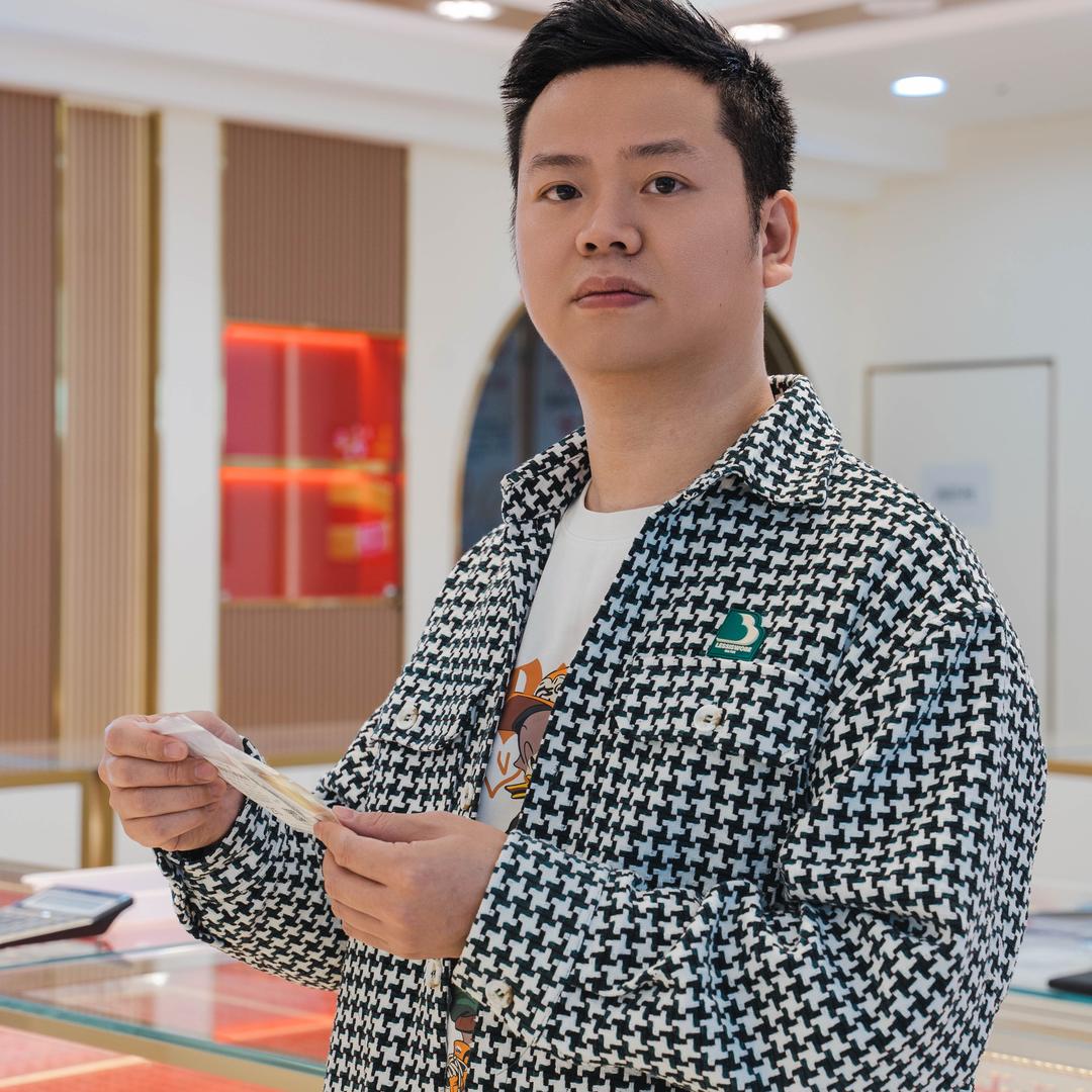 陈铭在路上