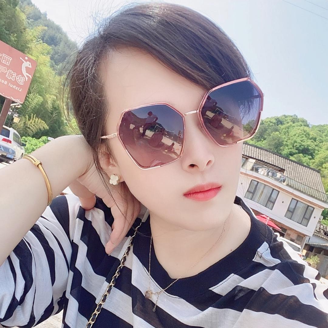@莉