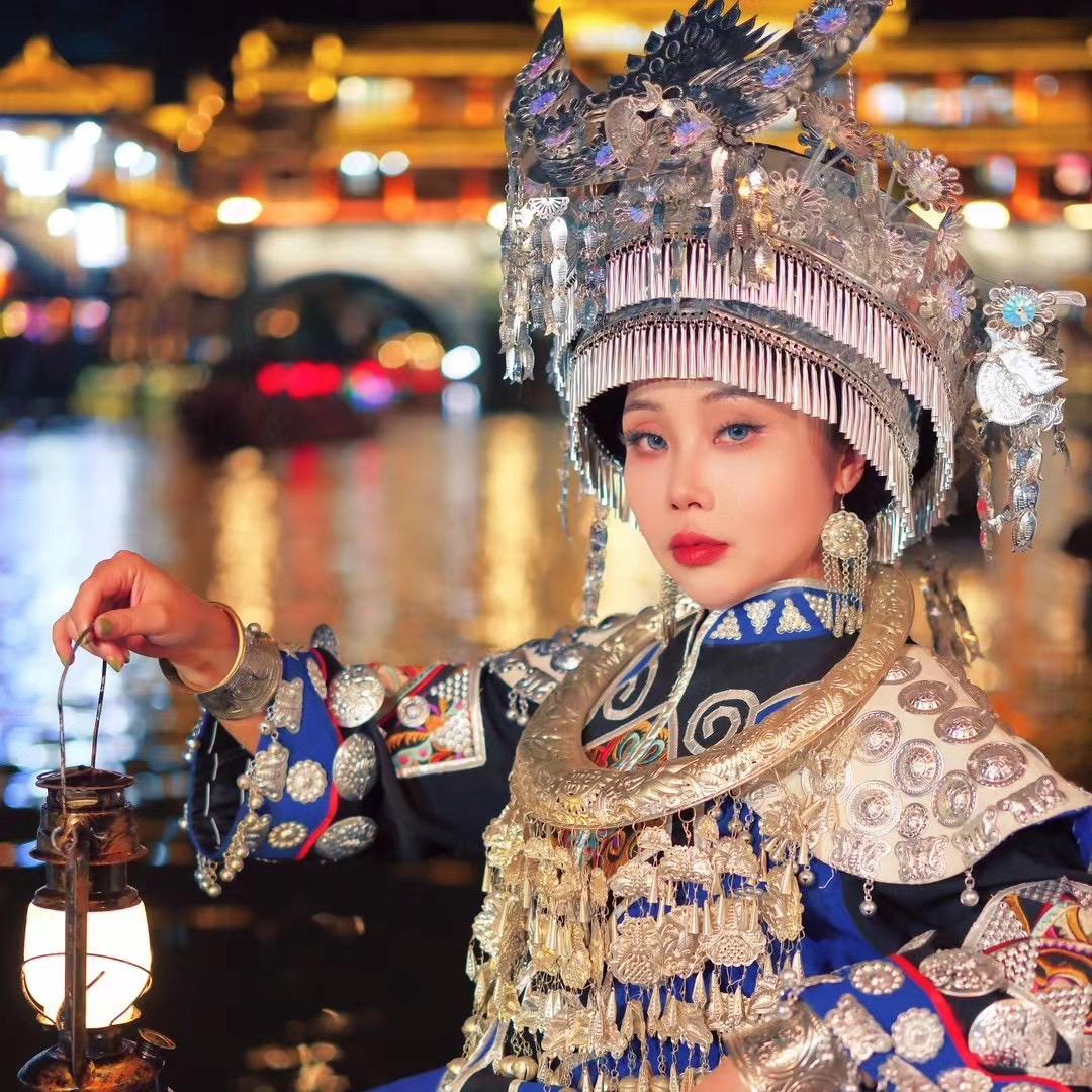 韦籁的姐姐（有点e）