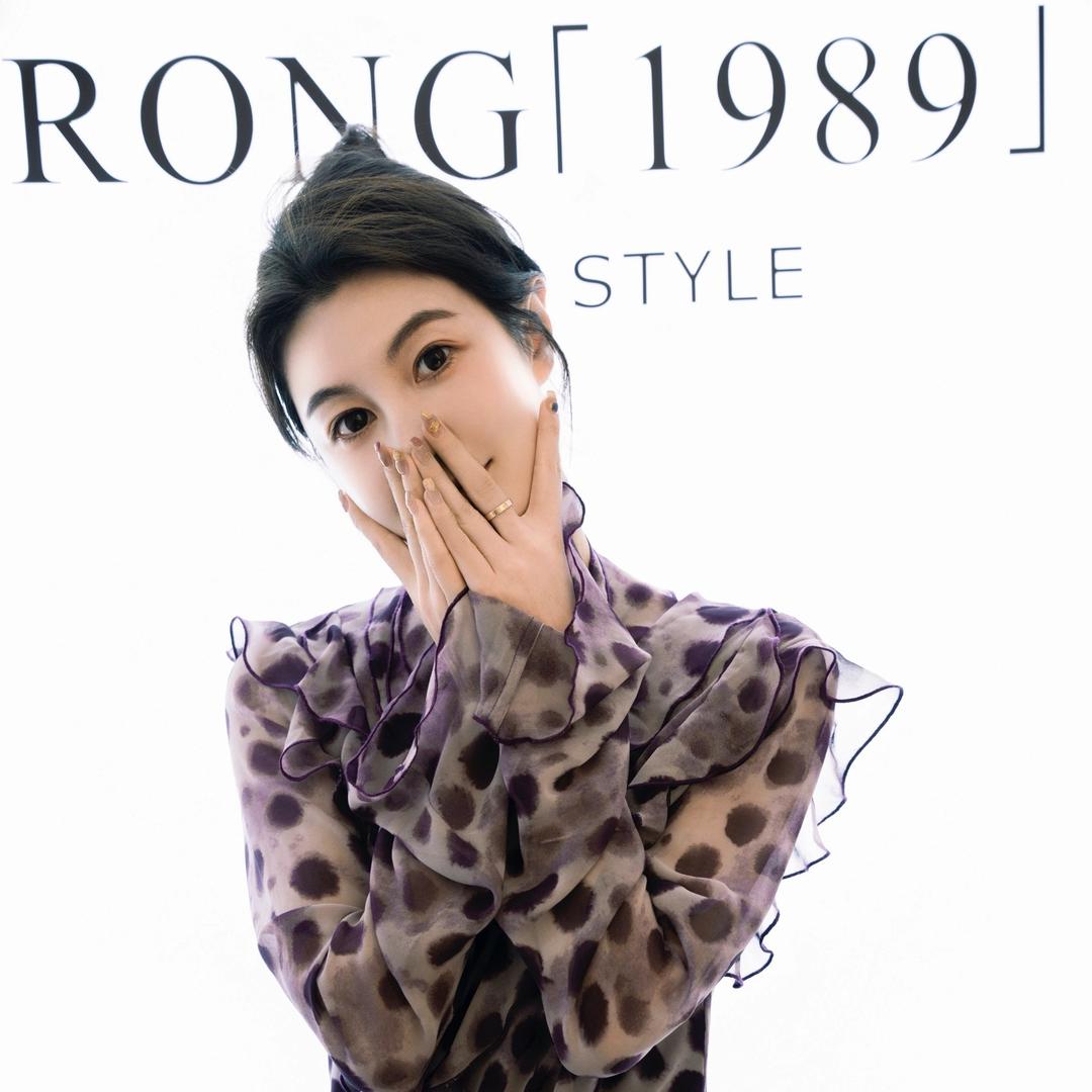 ᥫᩣ.RONG「1989」