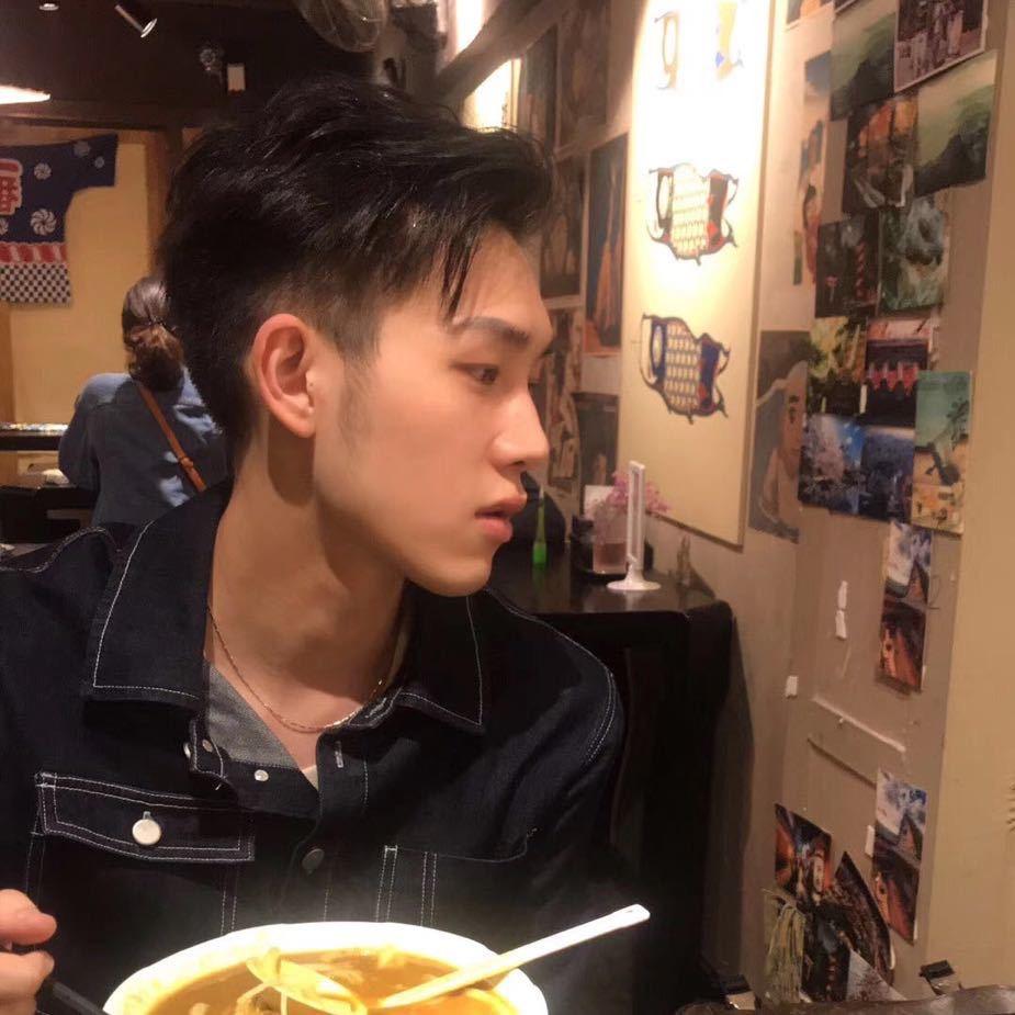 咫尺