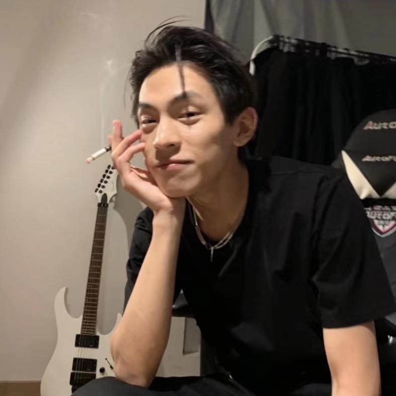哎军。