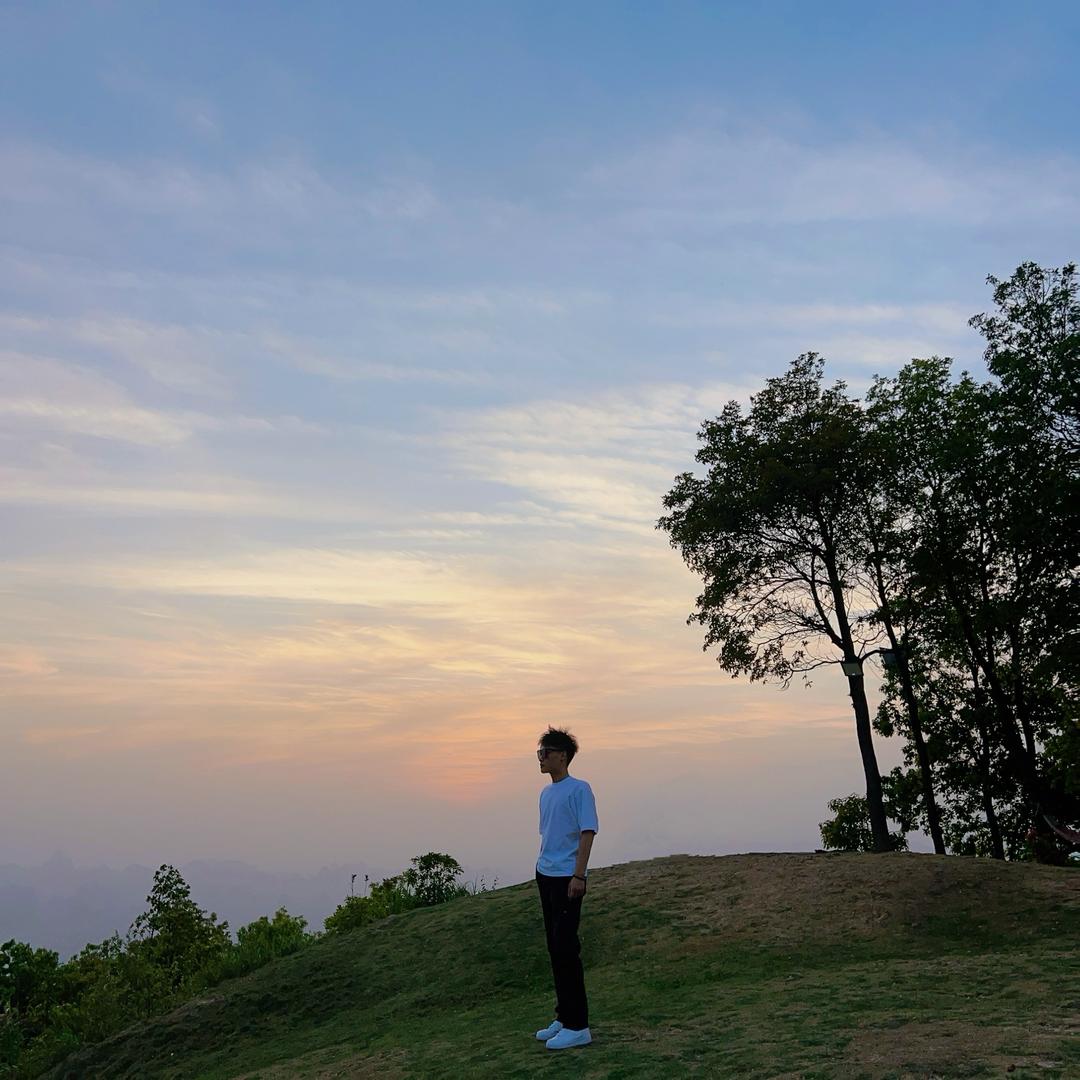 卖鲜串的：小毛村长