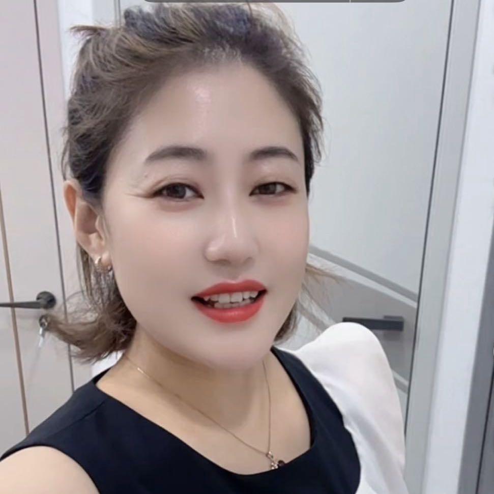 太原木门虎牙妹