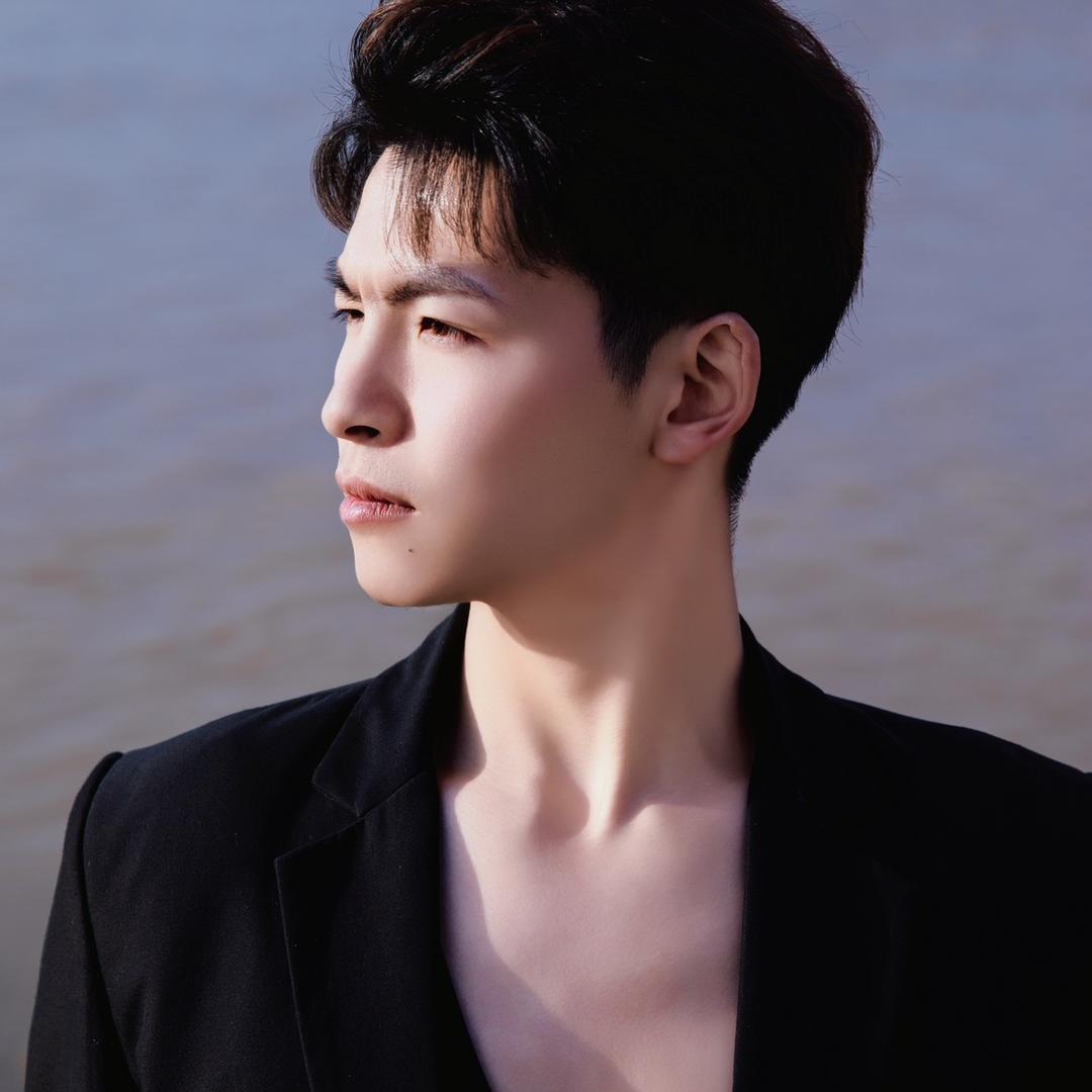 颜值有李先生🧑‍🏫