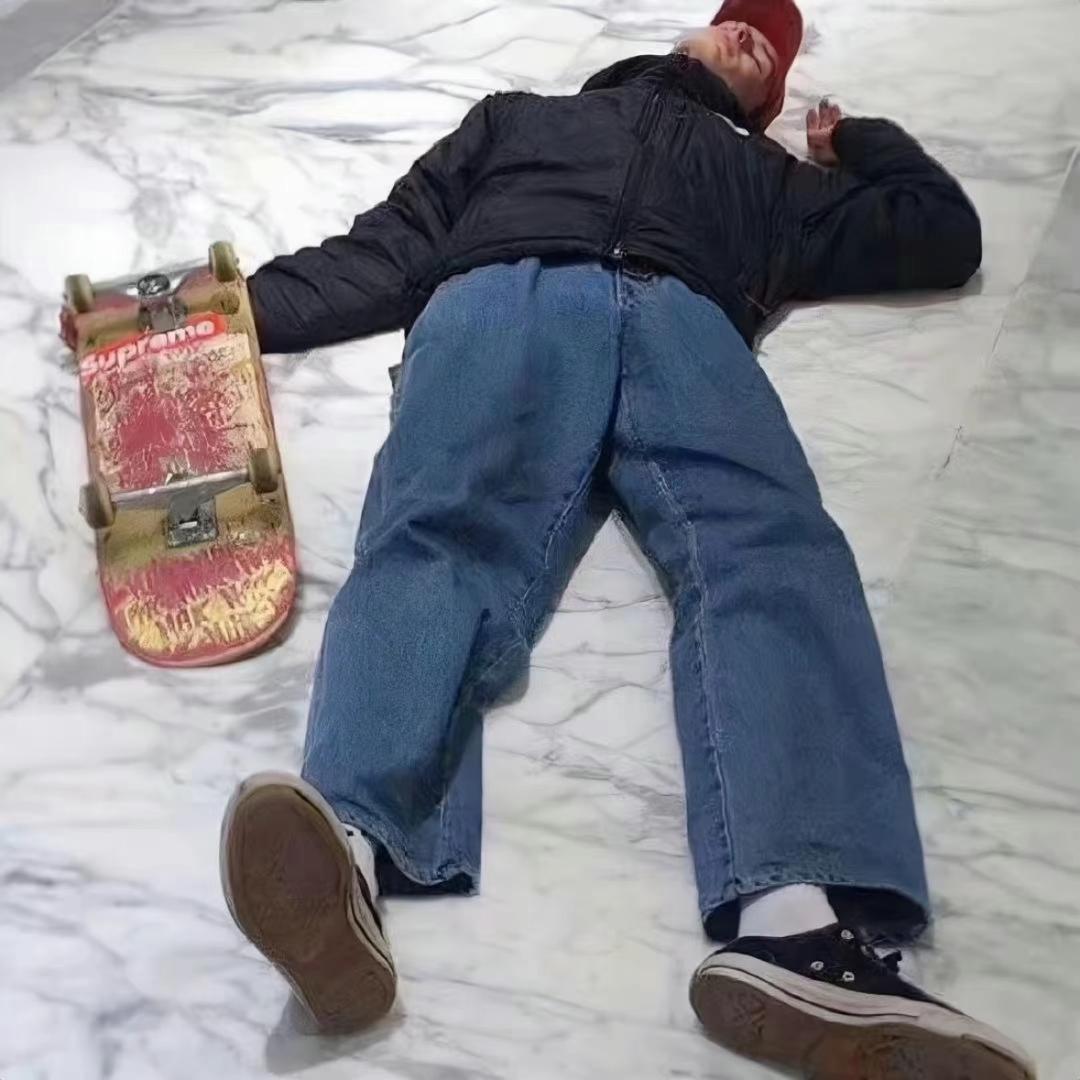 戚先森.
