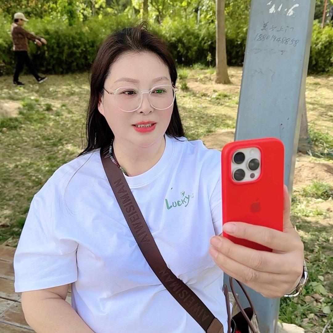 两个宝贝儿妈