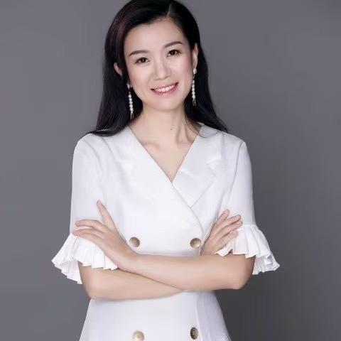 Ella艾拉.慕玉凡