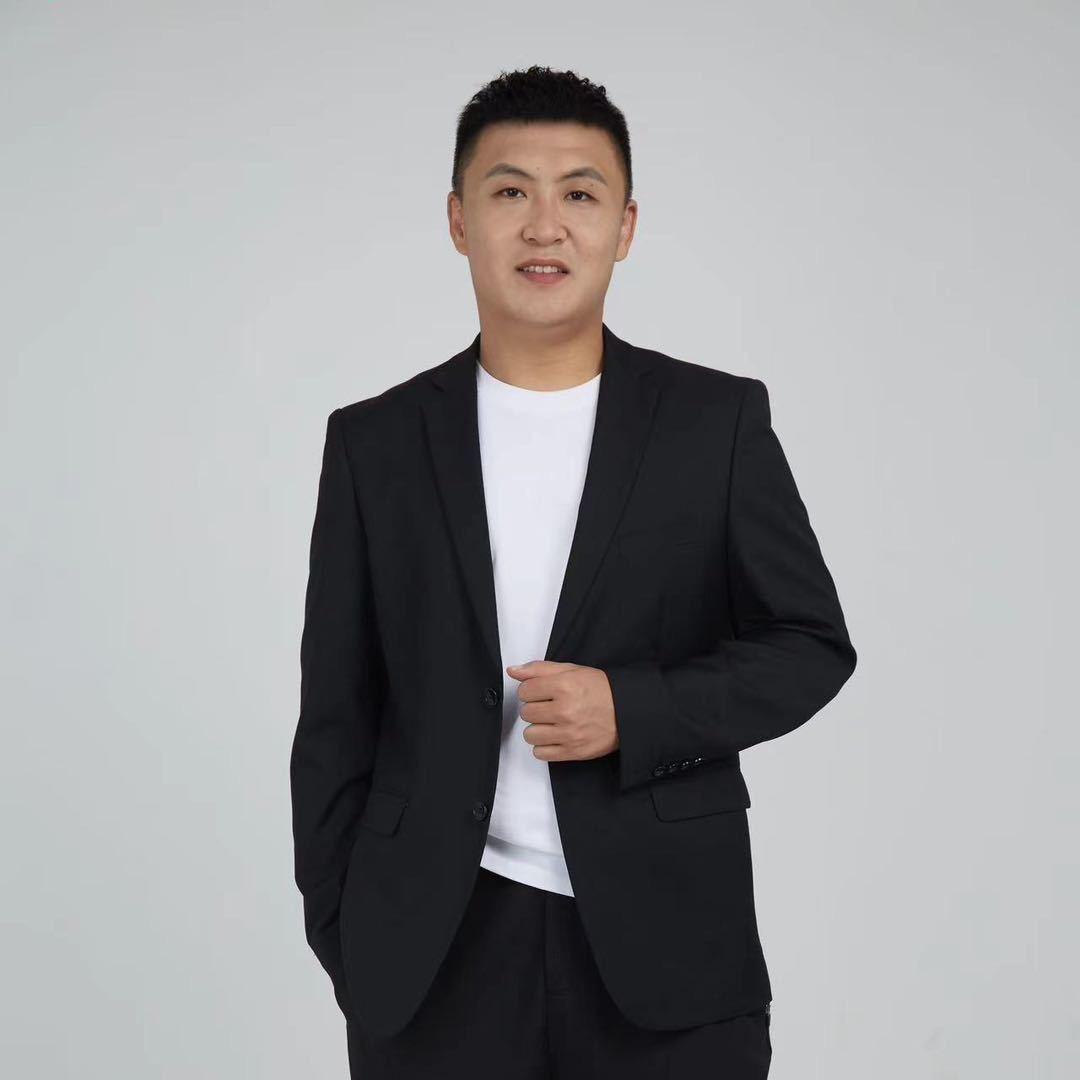 小王爱侃球
