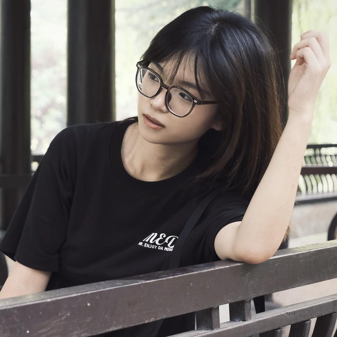 奕