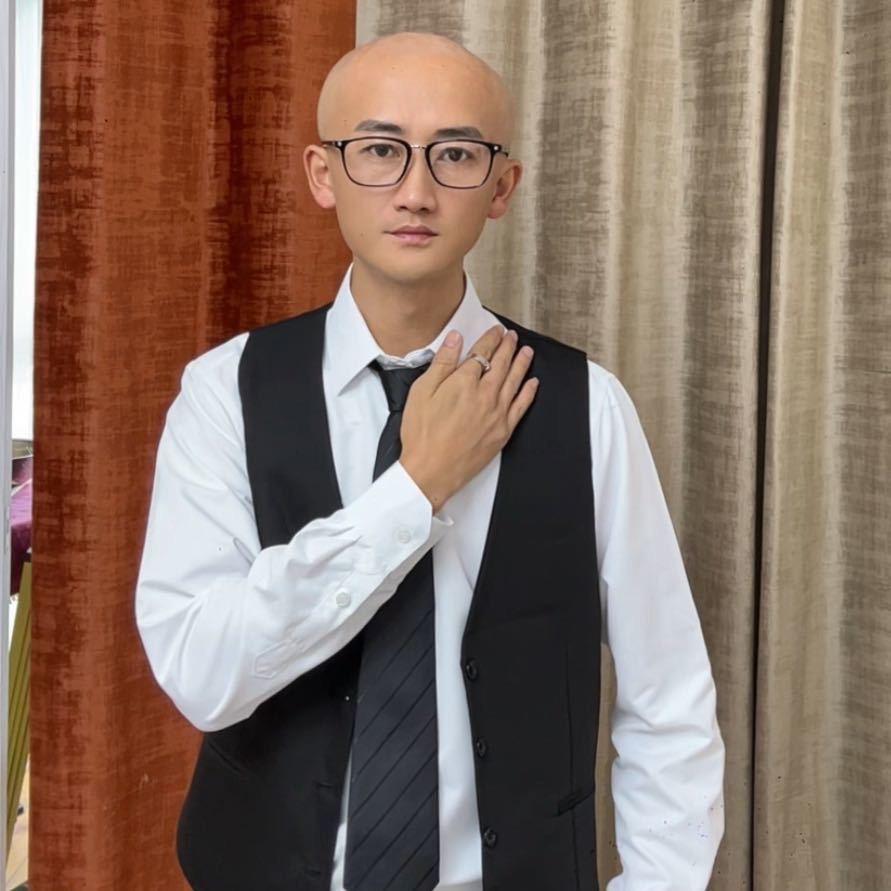金融顾问 小黄