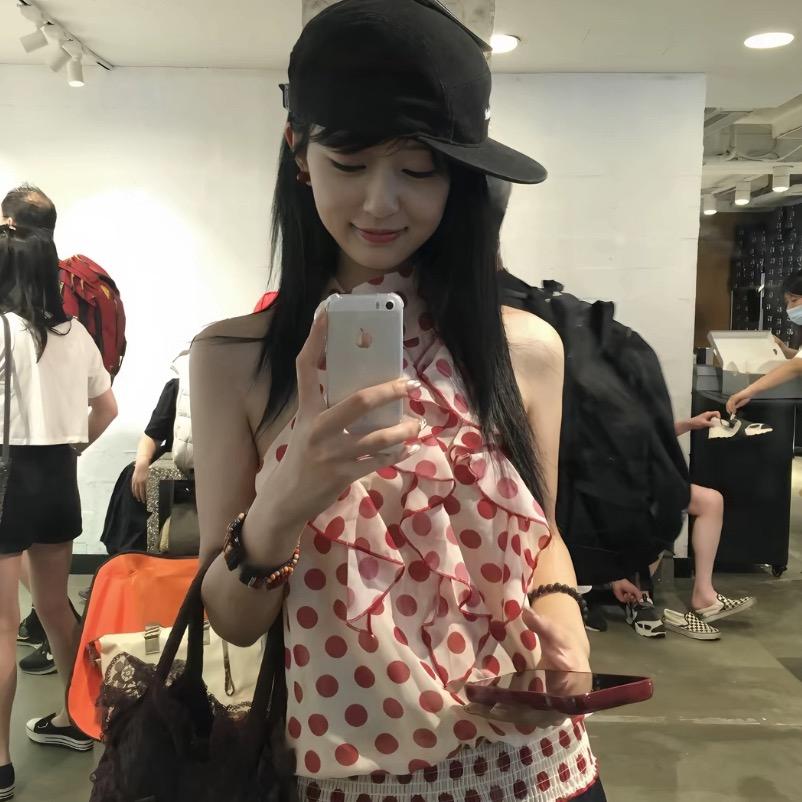 秋山^