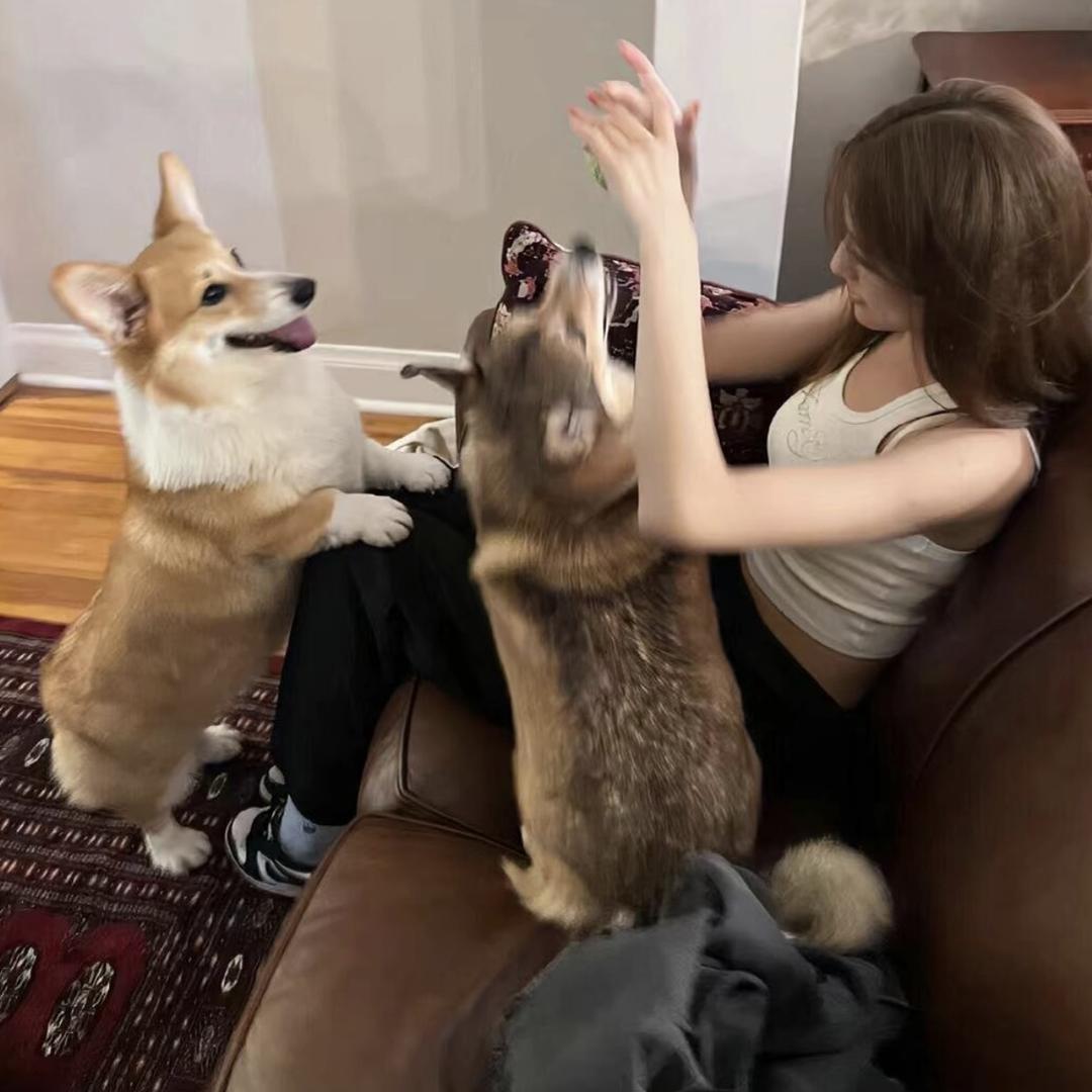 W-：