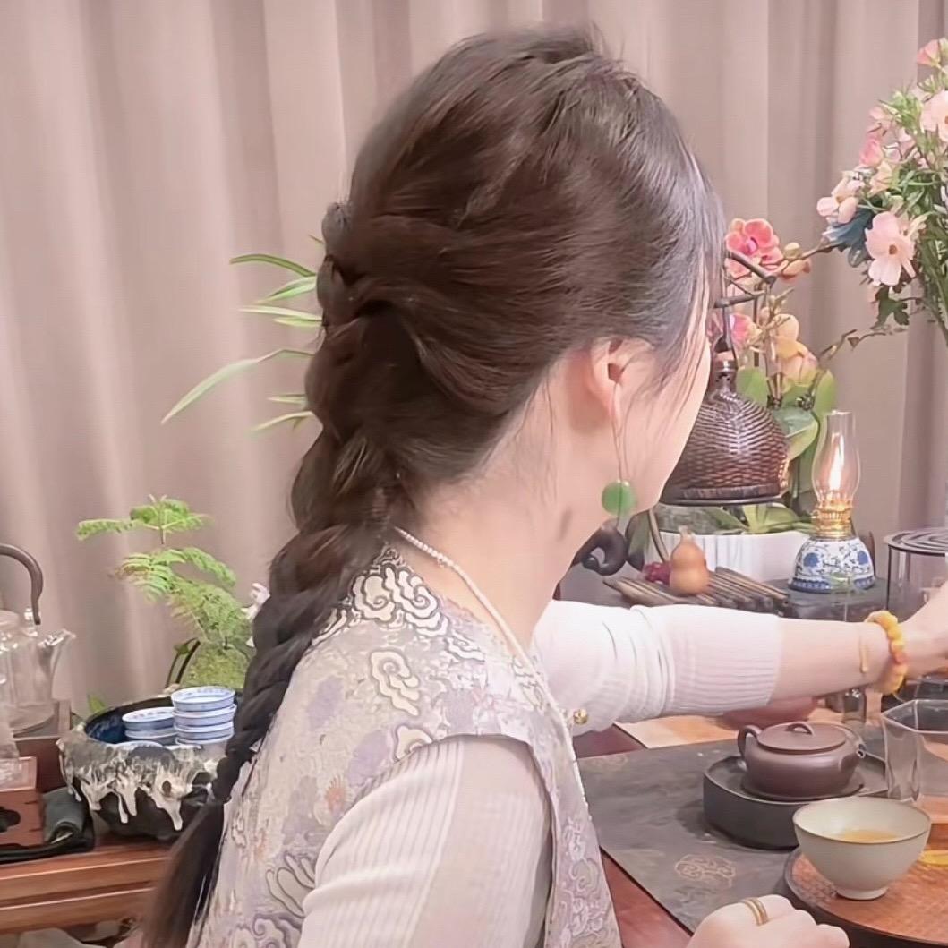 小可爱喝茶.