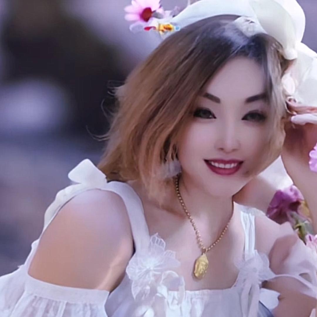 小笨笨，单亲妈妈