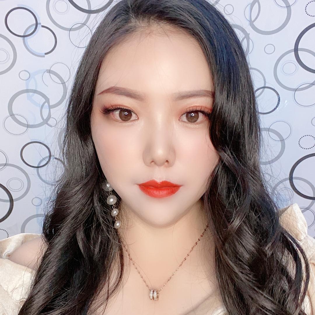 金桔爱化妆不定时直播