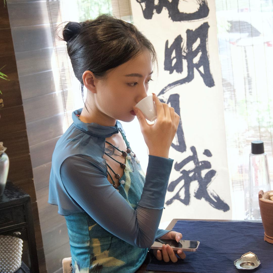 以曼