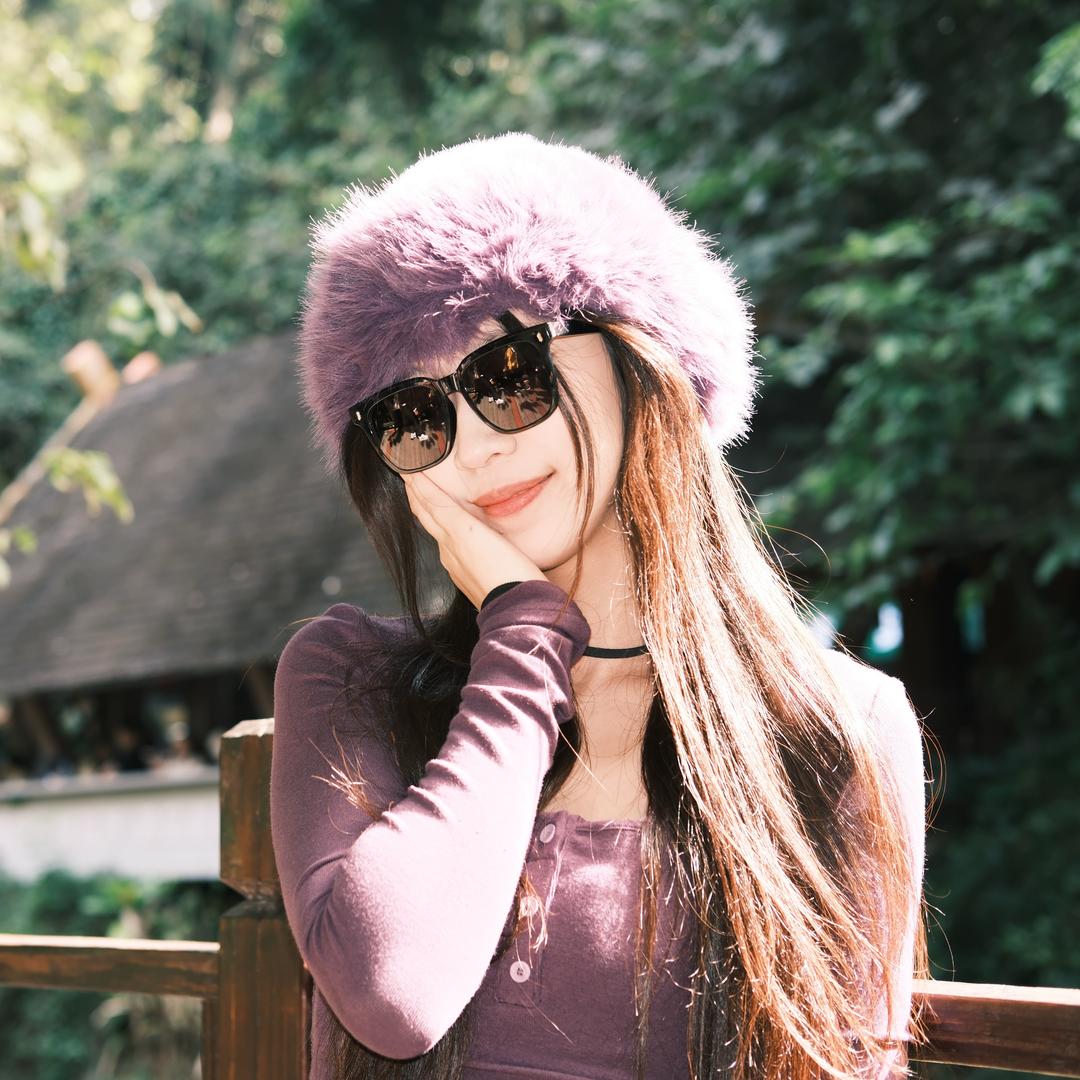 睿睿爱穿百褶裙