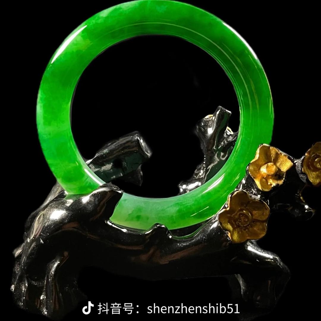 缅甸璀璨玉翠镯